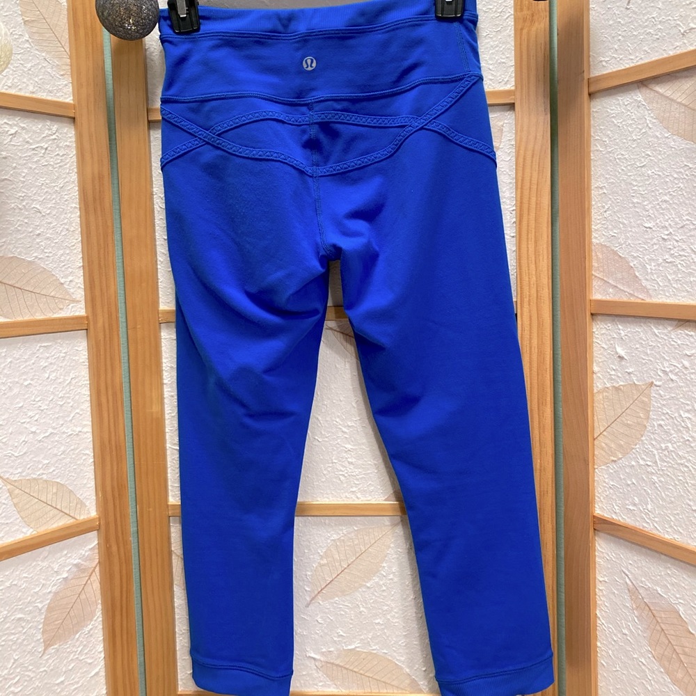 Lululemon cropped leggings - Picture 2 of 2